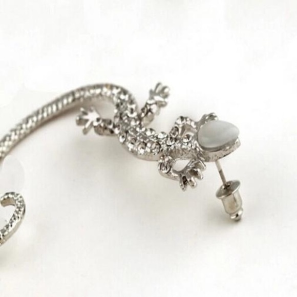 🦎 Rhinestone Gecko Pierced Ear-cuff - Picture 6 of 8